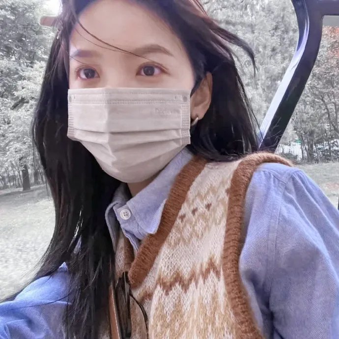 楼下的女人和楼上的男人海报